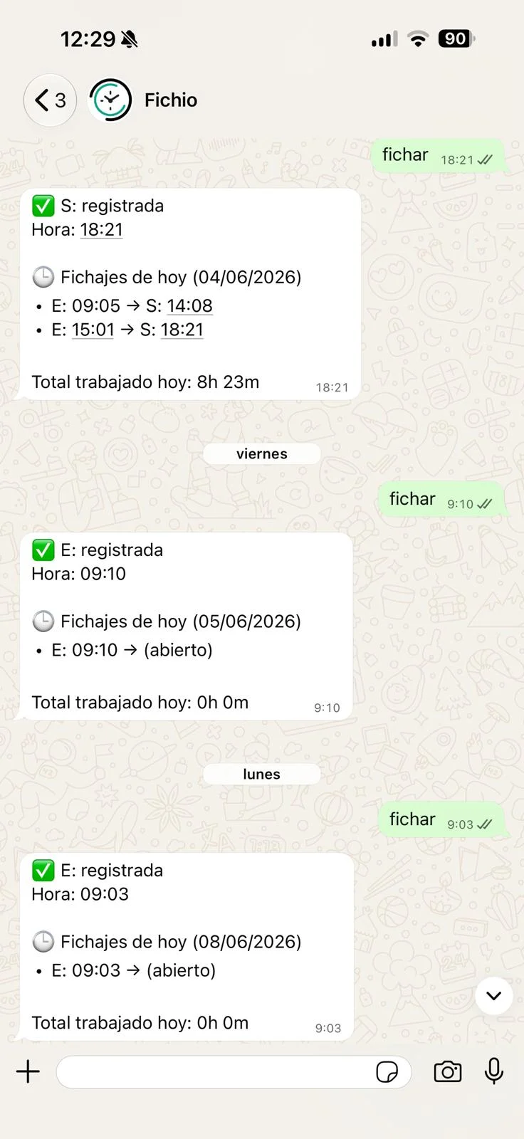 Respuesta automática de Fichio en WhatsApp vinculada al empleado